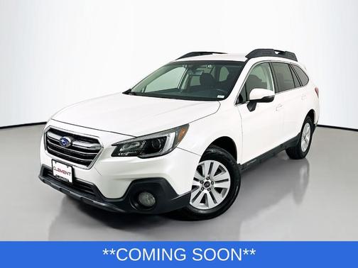 Crystal White Pearl 2019 Subaru Outback 2.5i Premium