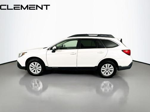 Crystal White Pearl 2019 Subaru Outback 2.5i Premium