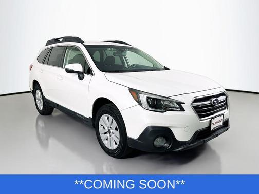 Crystal White Pearl 2019 Subaru Outback 2.5i Premium