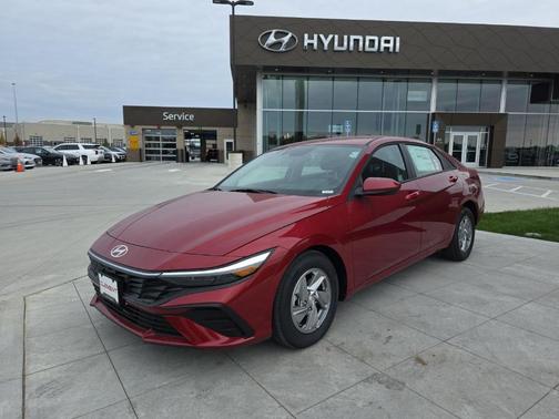 2025 Hyundai ELANTRA SE