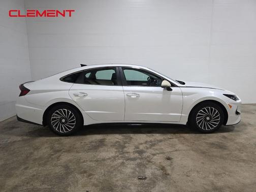 2022 Hyundai SONATA Hybrid Limited