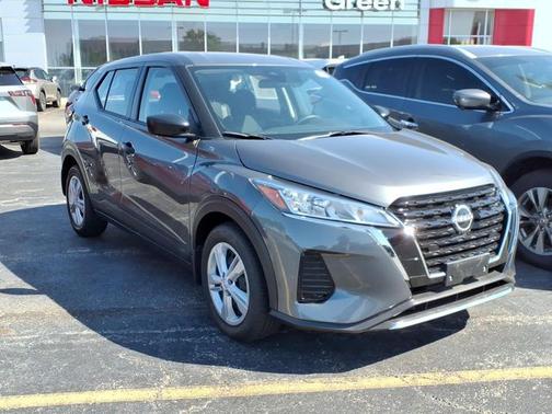 Gun Metallic 2025 Nissan Kicks Play S