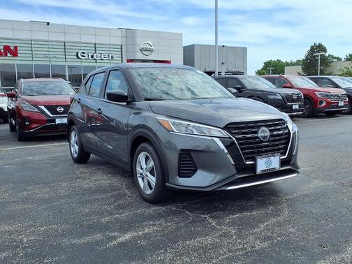 Gun Metallic 2025 Nissan Kicks Play S