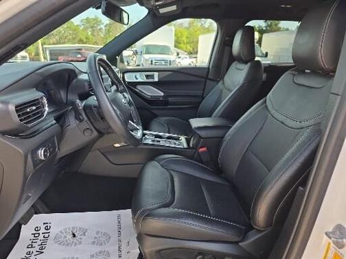 Star White Metallic Tri-Coat 2022 Ford Explorer ST