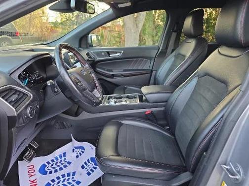 2022 Ford Edge ST Line