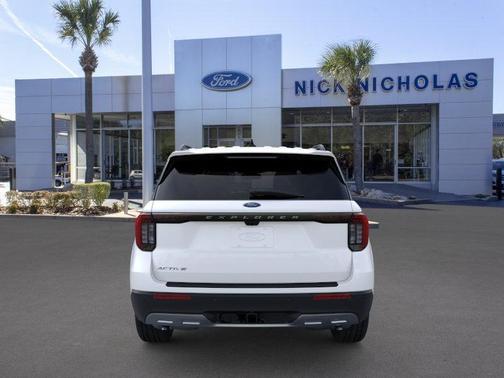 Star White Metallic Tri-Coat 2026 Ford Explorer Active