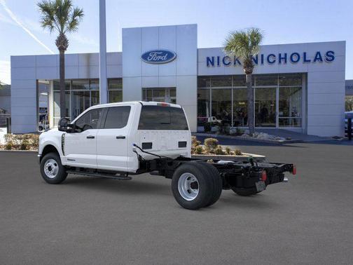 Oxford White 2026 Ford F-350 XL