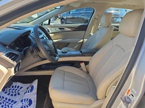 2017 Lincoln MKZ Base