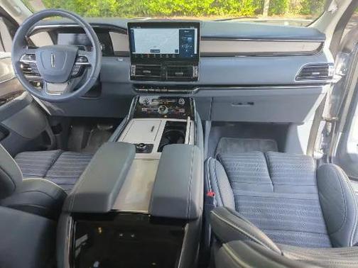 2024 Lincoln Navigator Black Label