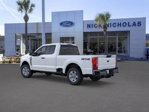 Oxford White 2026 Ford F-350 XLT