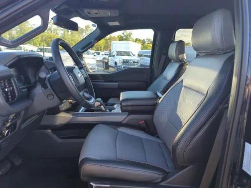 2024 Ford F-150 Lightning LARIAT