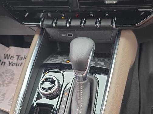 Summit White 2024 GMC Canyon Denali
