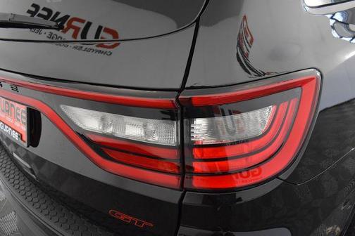 DB Black Crystal Clearcoat 2026 Dodge Durango GT Plus HEMI V8