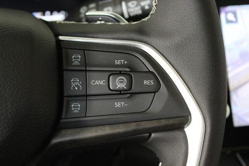 Metallic 2026 Jeep Grand Cherokee Limited
