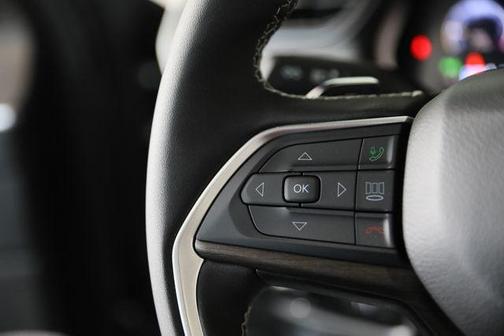 Metallic 2026 Jeep Grand Cherokee Laredo