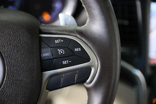 Bright White Clearcoat 2015 Jeep Grand Cherokee Overland