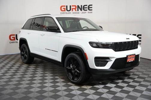 Bright White Clearcoat 2025 Jeep Grand Cherokee Laredo