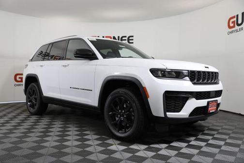 Bright White Clearcoat 2026 Jeep Grand Cherokee Laredo