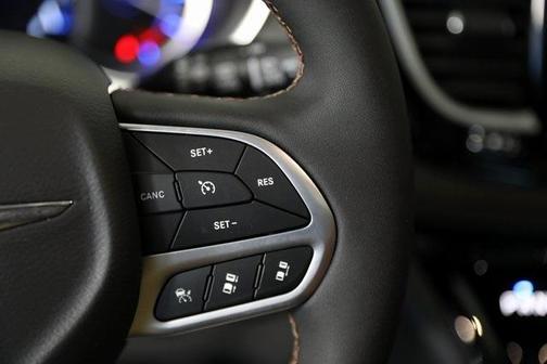 2025 Chrysler Pacifica Hybrid Pinnacle