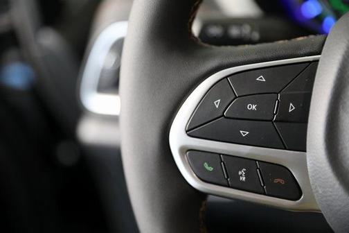 2025 Chrysler Pacifica Hybrid Pinnacle