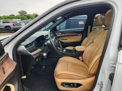 2022 Jeep Grand Cherokee Summit