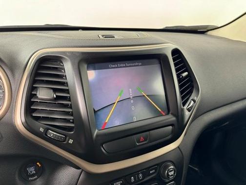 2016 Jeep Cherokee Altitude