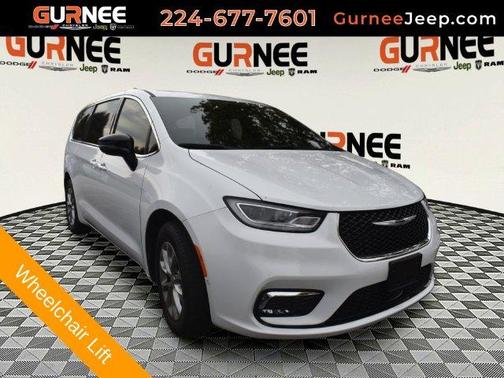 Bright White Clearcoat 2025 Chrysler Pacifica Select