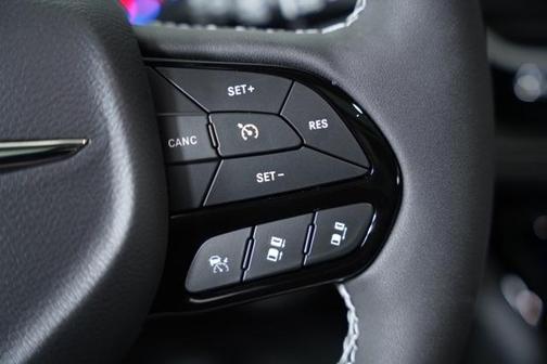 2025 Chrysler Pacifica Hybrid Select