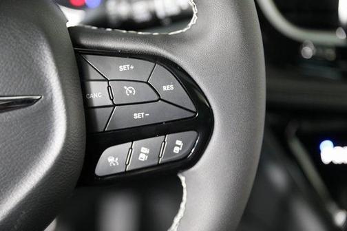 2025 Chrysler Pacifica Hybrid Select