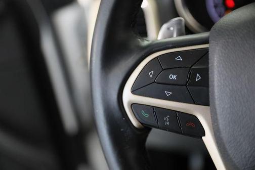 Bright White Clearcoat 2014 Jeep Grand Cherokee Laredo