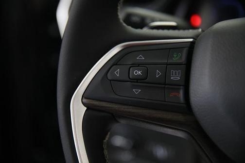 Diamond Black 2026 Jeep Grand Cherokee Laredo
