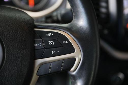 Granite Crystal Clearcoat Metallic 2016 Jeep Cherokee Latitude