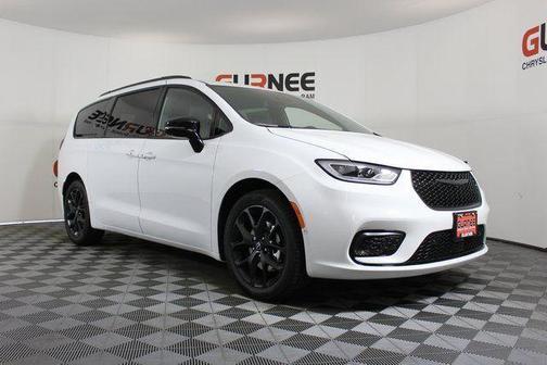 Bright White Clearcoat 2026 Chrysler Pacifica Select