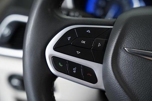 2022 Chrysler Pacifica Touring-L
