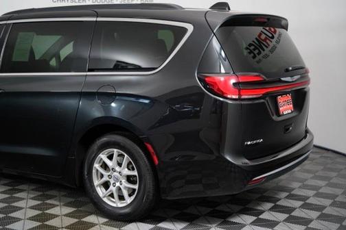 2022 Chrysler Pacifica Touring-L