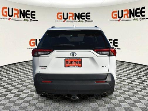 Ice 2023 Toyota RAV4 XLE