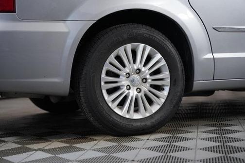 2013 Chrysler Town & Country Touring-L