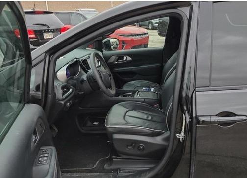 2023 Chrysler Pacifica Hybrid Limited