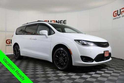 Bright White Clearcoat 2020 Chrysler Pacifica Launch Edition