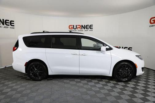 Bright White Clearcoat 2020 Chrysler Pacifica Launch Edition