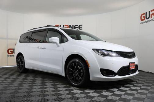 Bright White Clearcoat 2020 Chrysler Pacifica Launch Edition