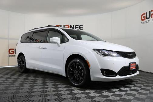 Bright White Clearcoat 2020 Chrysler Pacifica Launch Edition