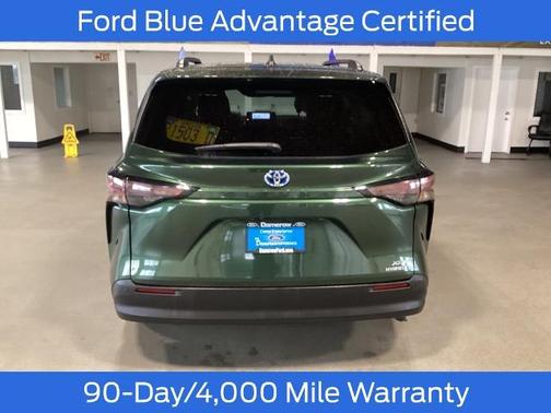 2023 Toyota Sienna XLE