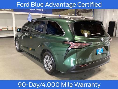 2023 Toyota Sienna XLE