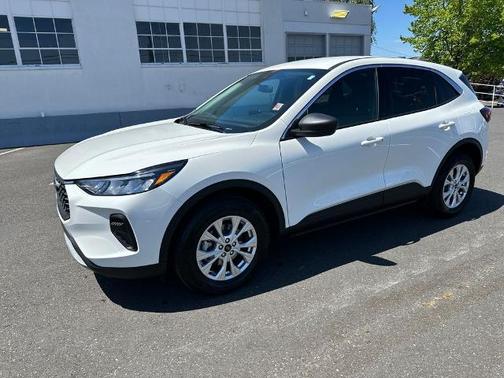 STAR WHITE METALLIC TRI-COA 2023 Ford Escape ACTIVE