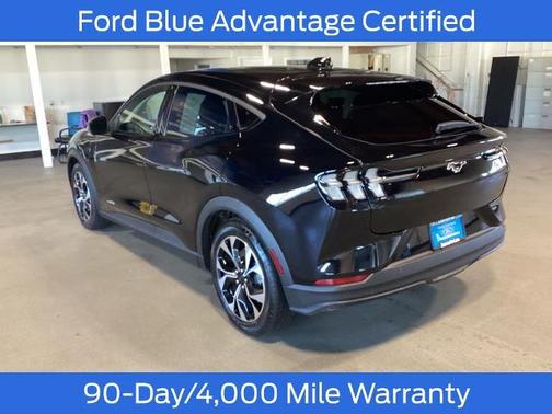 2025 Ford Mustang Mach-E SELECT