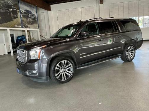 2017 GMC Yukon XL DENALI