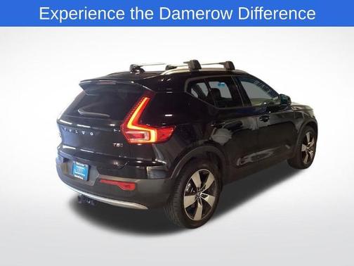 2019 Volvo XC40 MOMENTUM