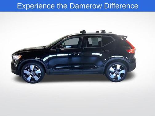 2019 Volvo XC40 MOMENTUM