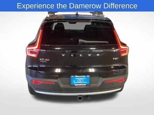 2019 Volvo XC40 MOMENTUM